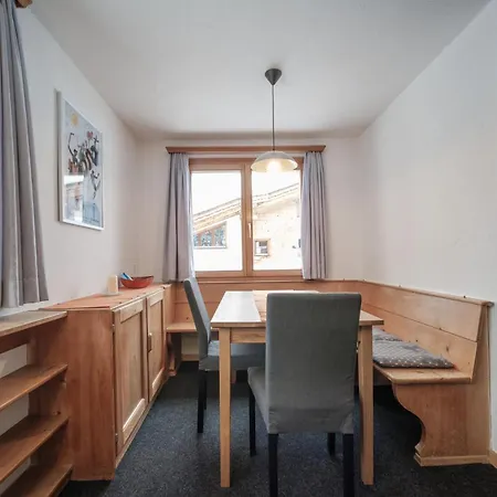 Hoeckli 2 Apartment